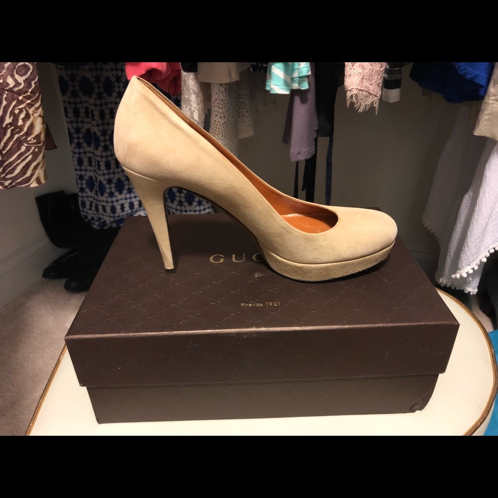 Gucci Cream Suede Platform Pump